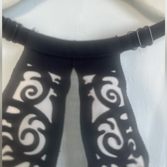 Victoria's Secret Black Bra with Lace Detail - Picture 7 of 10